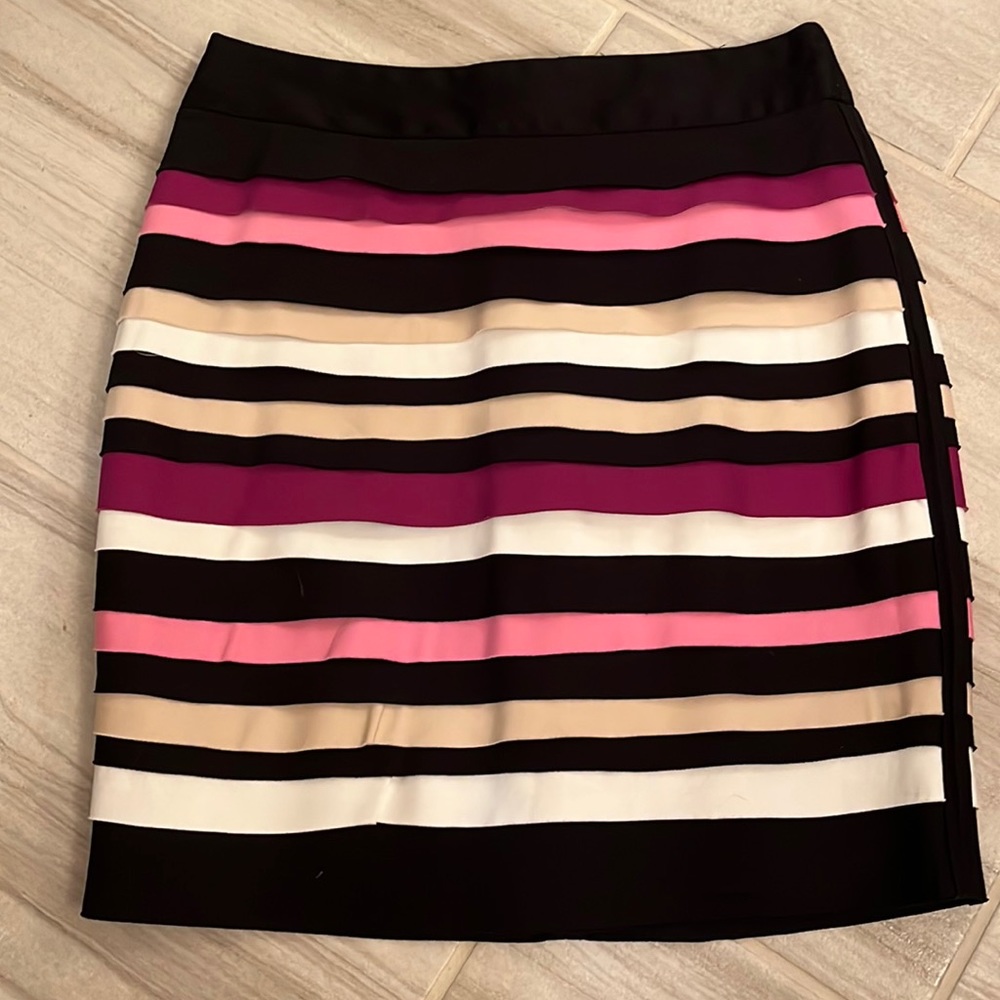 NWT WhiteHouse BlackMarket multi color skirt